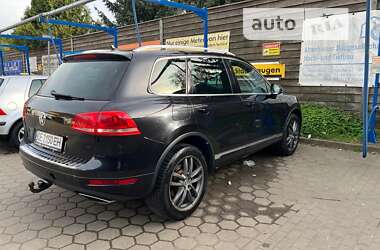 Внедорожник / Кроссовер Volkswagen Touareg 2011 в Черновцах