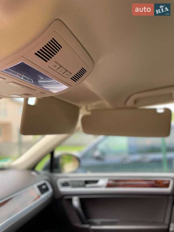 Внедорожник / Кроссовер Volkswagen Touareg 2010 в Мукачево