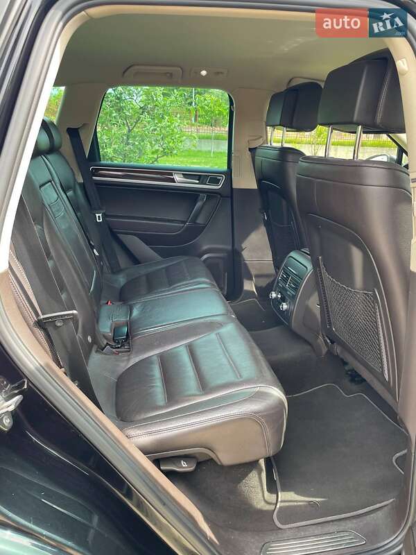 Внедорожник / Кроссовер Volkswagen Touareg 2010 в Мукачево