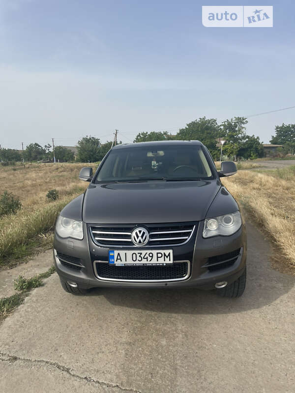 Позашляховик / Кросовер Volkswagen Touareg 2009 в Одесі