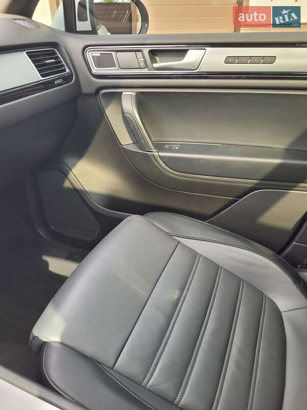 Внедорожник / Кроссовер Volkswagen Touareg 2015 в Кропивницком фото 16 Внедорожник / Кроссовер Volkswagen Touareg 2015 в Кропивницком