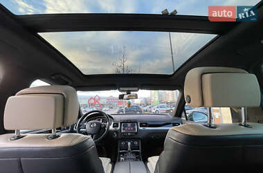 Внедорожник / Кроссовер Volkswagen Touareg 2012 в 