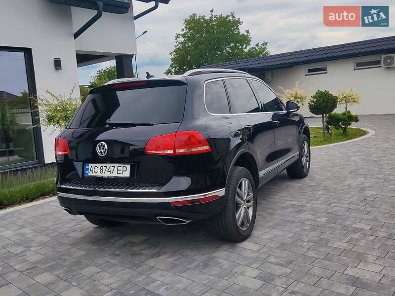 Позашляховик / Кросовер Volkswagen Touareg 2016 в Луцьку