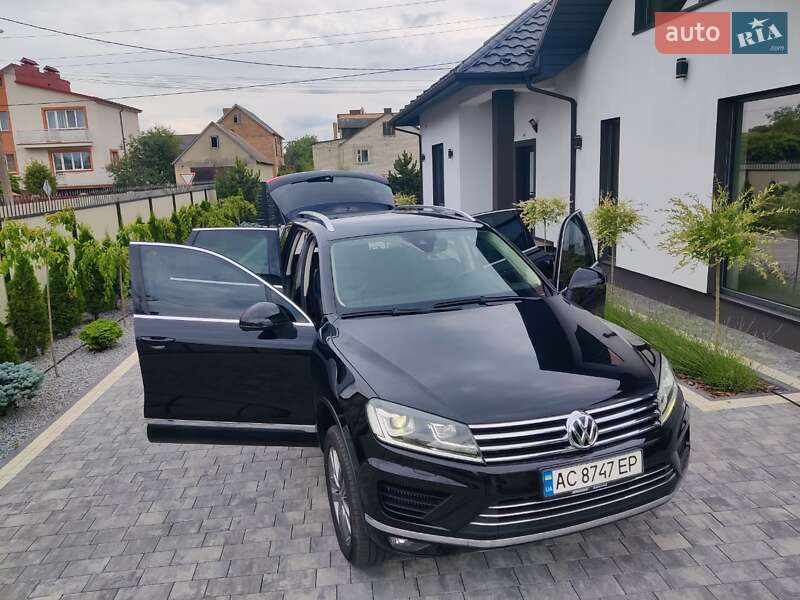 Позашляховик / Кросовер Volkswagen Touareg 2016 в Луцьку