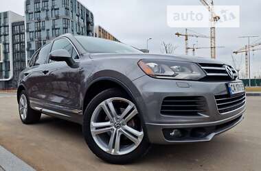 Позашляховик / Кросовер Volkswagen Touareg 2013 в Києві