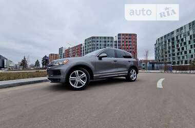 Позашляховик / Кросовер Volkswagen Touareg 2013 в Києві