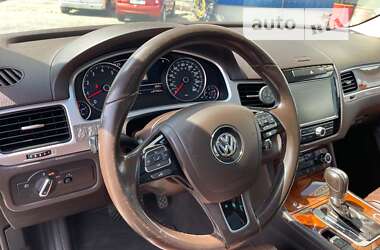 Позашляховик / Кросовер Volkswagen Touareg 2012 в Одесі