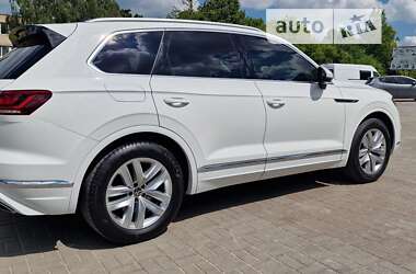 Позашляховик / Кросовер Volkswagen Touareg 2021 в Тернополі