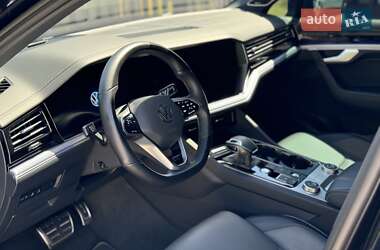 Внедорожник / Кроссовер Volkswagen Touareg 2020 в 