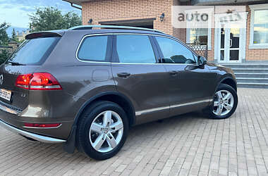 Позашляховик / Кросовер Volkswagen Touareg 2012 в Сумах