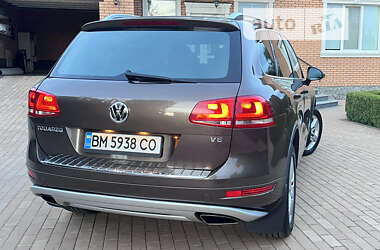 Позашляховик / Кросовер Volkswagen Touareg 2012 в Сумах