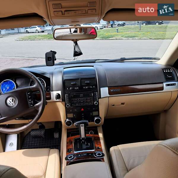 Позашляховик / Кросовер Volkswagen Touareg 2009 в Луцьку