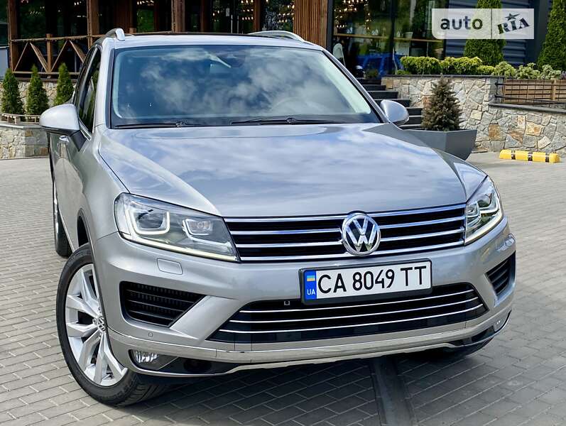 Позашляховик / Кросовер Volkswagen Touareg 2016 в Умані