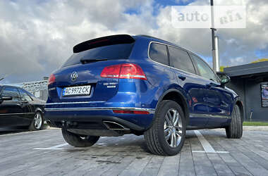 Позашляховик / Кросовер Volkswagen Touareg 2015 в Луцьку