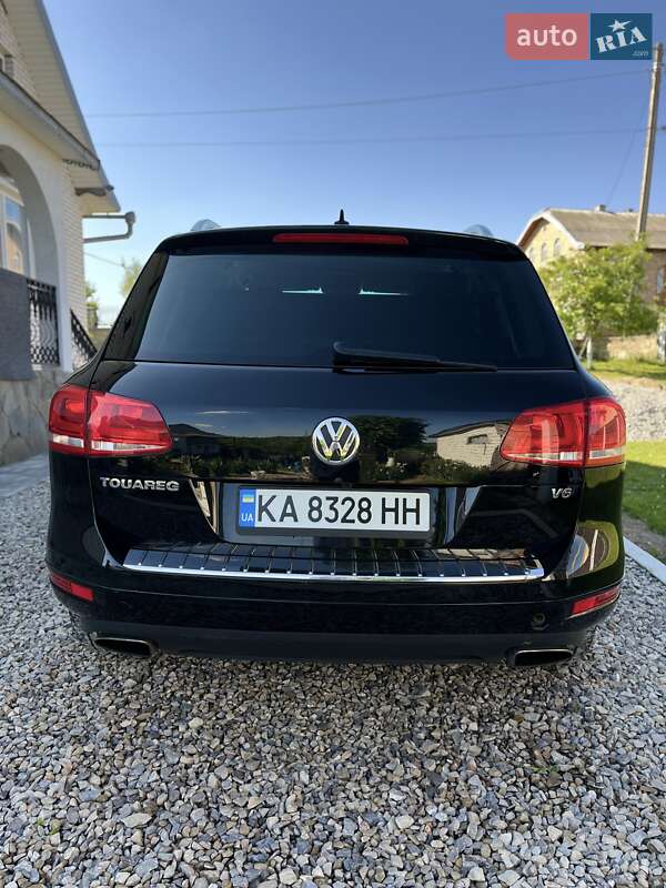 Позашляховик / Кросовер Volkswagen Touareg 2014 в Надвірній