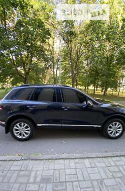 Внедорожник / Кроссовер Volkswagen Touareg 2015 в Кривом Роге