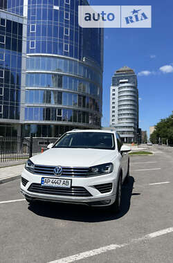 Позашляховик / Кросовер Volkswagen Touareg 2012 в Запоріжжі