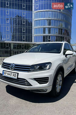 Позашляховик / Кросовер Volkswagen Touareg 2012 в Запоріжжі