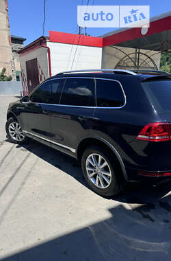 Внедорожник / Кроссовер Volkswagen Touareg 2012 в Рахове