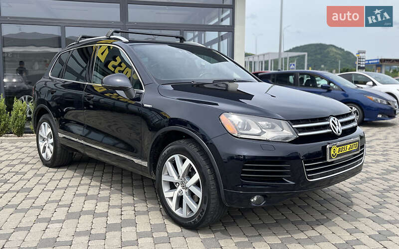 Позашляховик / Кросовер Volkswagen Touareg 2014 в 