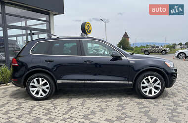 Позашляховик / Кросовер Volkswagen Touareg 2014 в 
