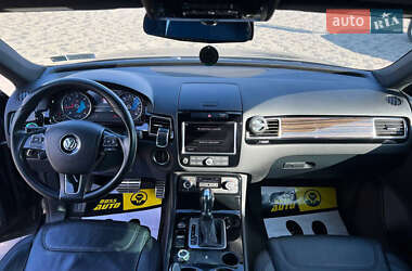 Позашляховик / Кросовер Volkswagen Touareg 2014 в 
