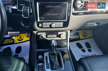 Позашляховик / Кросовер Volkswagen Touareg 2014 в 