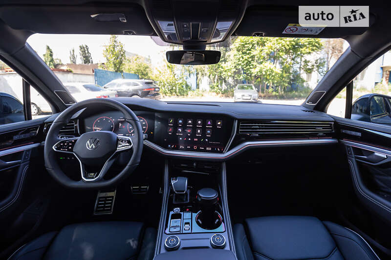 Позашляховик / Кросовер Volkswagen Touareg 2024 в Києві