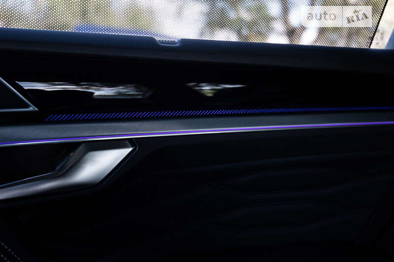 Позашляховик / Кросовер Volkswagen Touareg 2024 в Києві