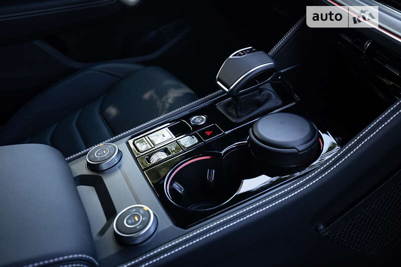 Позашляховик / Кросовер Volkswagen Touareg 2024 в Києві