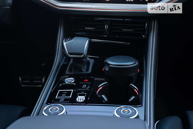 Позашляховик / Кросовер Volkswagen Touareg 2024 в Києві