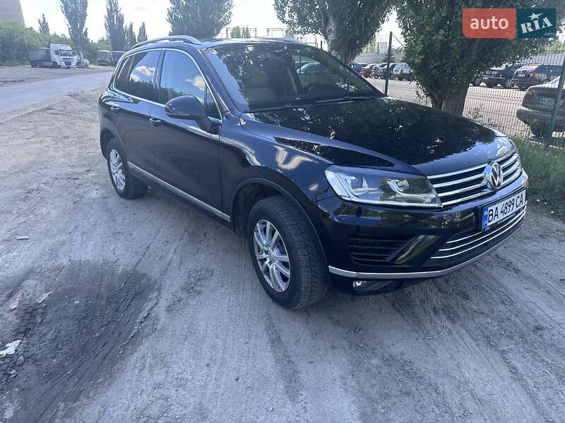 Позашляховик / Кросовер Volkswagen Touareg 2015 в Кропивницькому