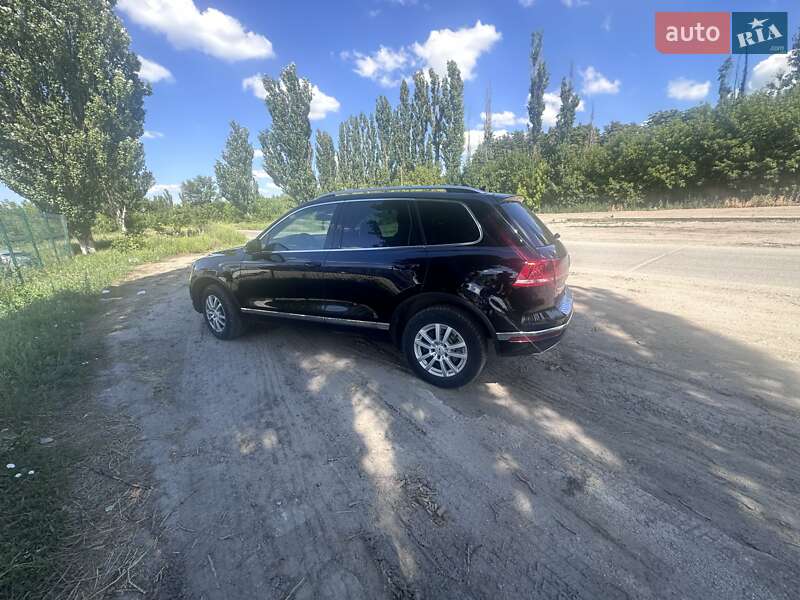 Позашляховик / Кросовер Volkswagen Touareg 2015 в Кропивницькому