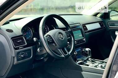 Внедорожник / Кроссовер Volkswagen Touareg 2017 в Киеве