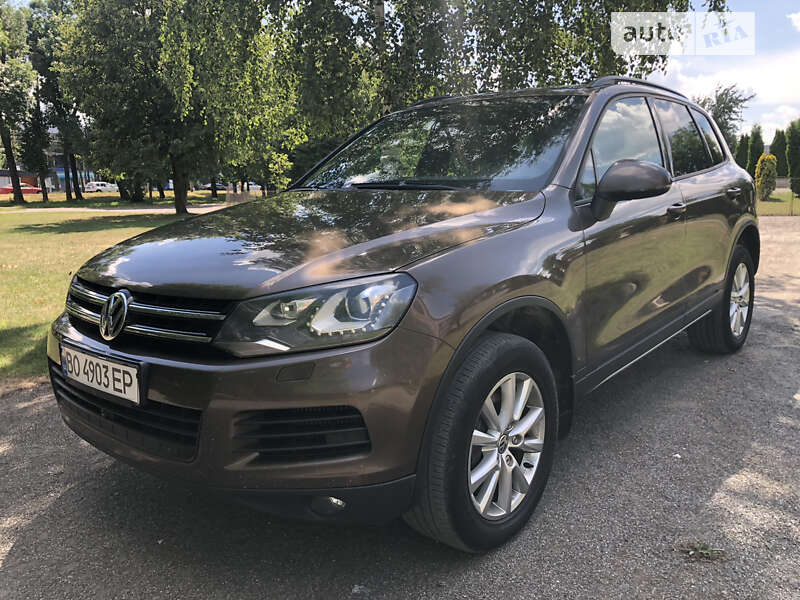 Позашляховик / Кросовер Volkswagen Touareg 2011 в Хмельницькому