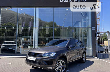 Внедорожник / Кроссовер Volkswagen Touareg 2015 в Одессе