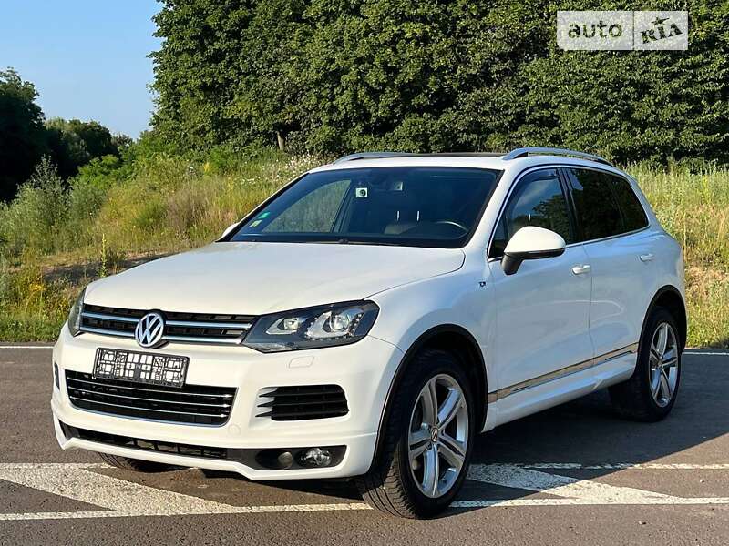 Позашляховик / Кросовер Volkswagen Touareg 2014 в Прилуках