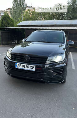 Внедорожник / Кроссовер Volkswagen Touareg 2014 в Кривом Роге