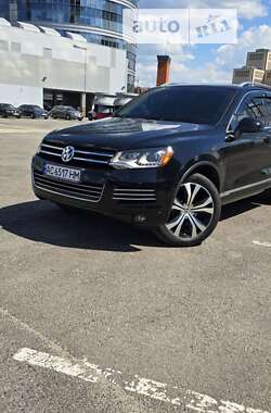 Внедорожник / Кроссовер Volkswagen Touareg 2010 в Днепре