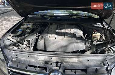 Внедорожник / Кроссовер Volkswagen Touareg 2012 в 