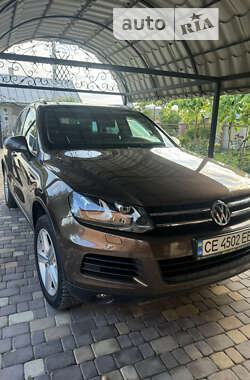 Позашляховик / Кросовер Volkswagen Touareg 2011 в Чернівцях