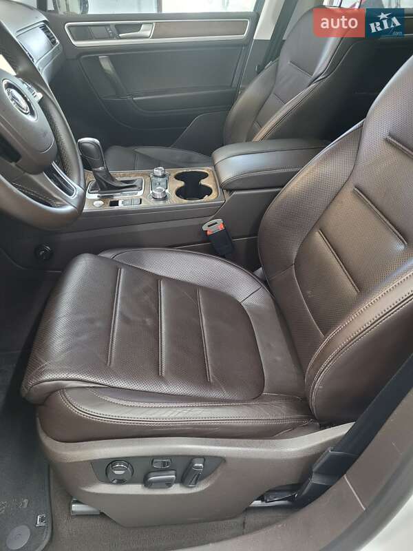 Внедорожник / Кроссовер Volkswagen Touareg 2017 в Полтаве