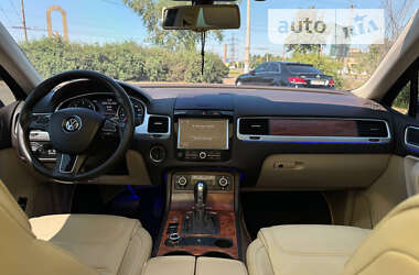 Внедорожник / Кроссовер Volkswagen Touareg 2011 в Кривом Роге