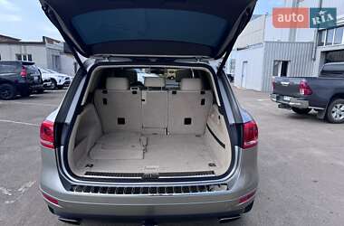 Внедорожник / Кроссовер Volkswagen Touareg 2010 в 