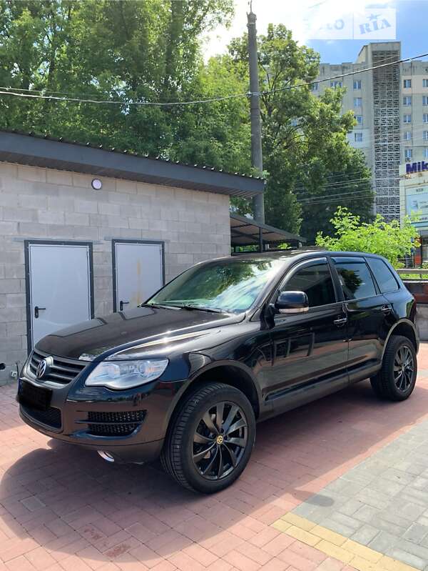 Позашляховик / Кросовер Volkswagen Touareg 2007 в Рівному