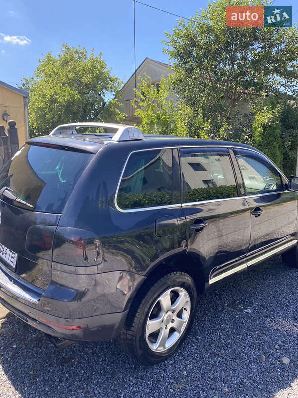 Внедорожник / Кроссовер Volkswagen Touareg 2003 в Ужгороде