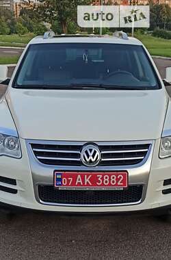 Внедорожник / Кроссовер Volkswagen Touareg 2009 в Ровно