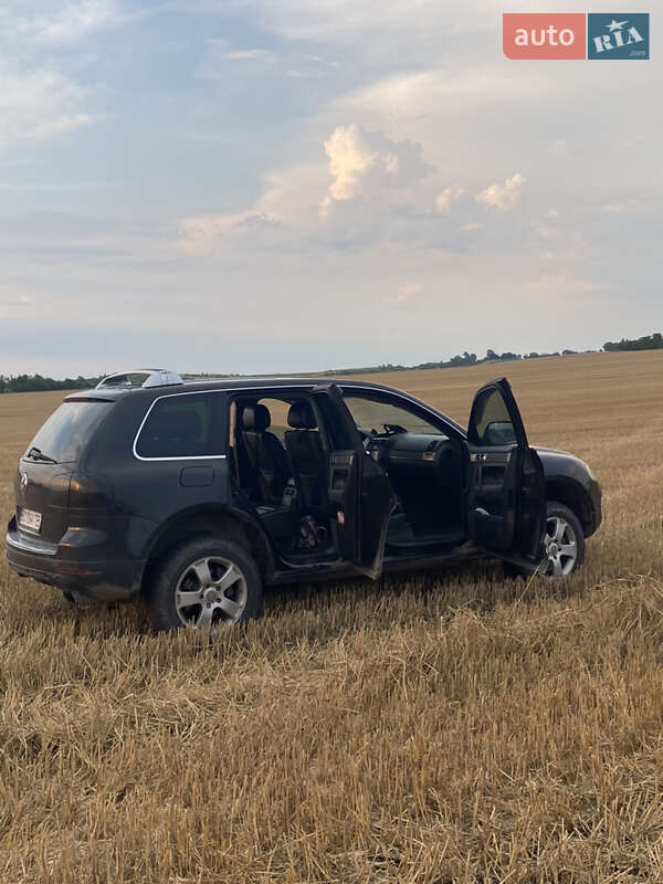 Внедорожник / Кроссовер Volkswagen Touareg 2003 в Ужгороде