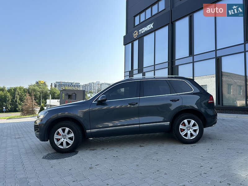 Внедорожник / Кроссовер Volkswagen Touareg 2011 в Львове