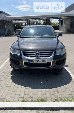 Внедорожник / Кроссовер Volkswagen Touareg 2007 в Гоще